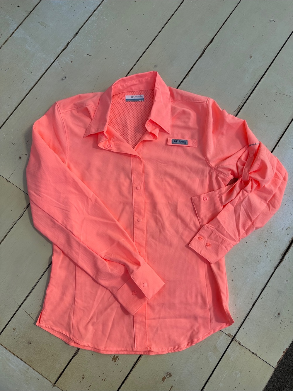Columbia PFG women’s Coral PFG Button-Down Shirt - Performance Style